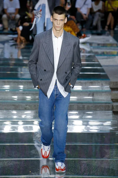 Look 1